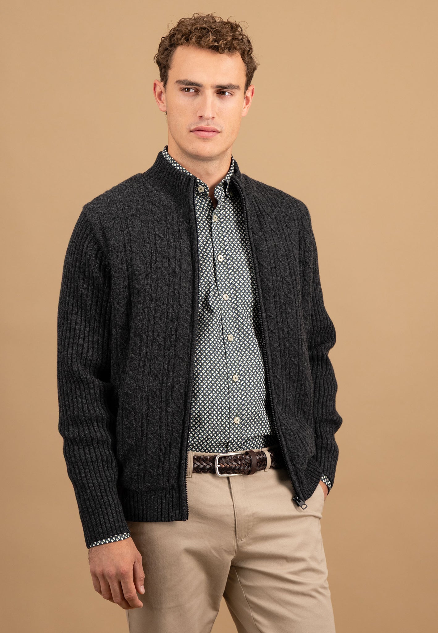 Donegal cardigan made of pure wool with a structured mix and stand-up ...