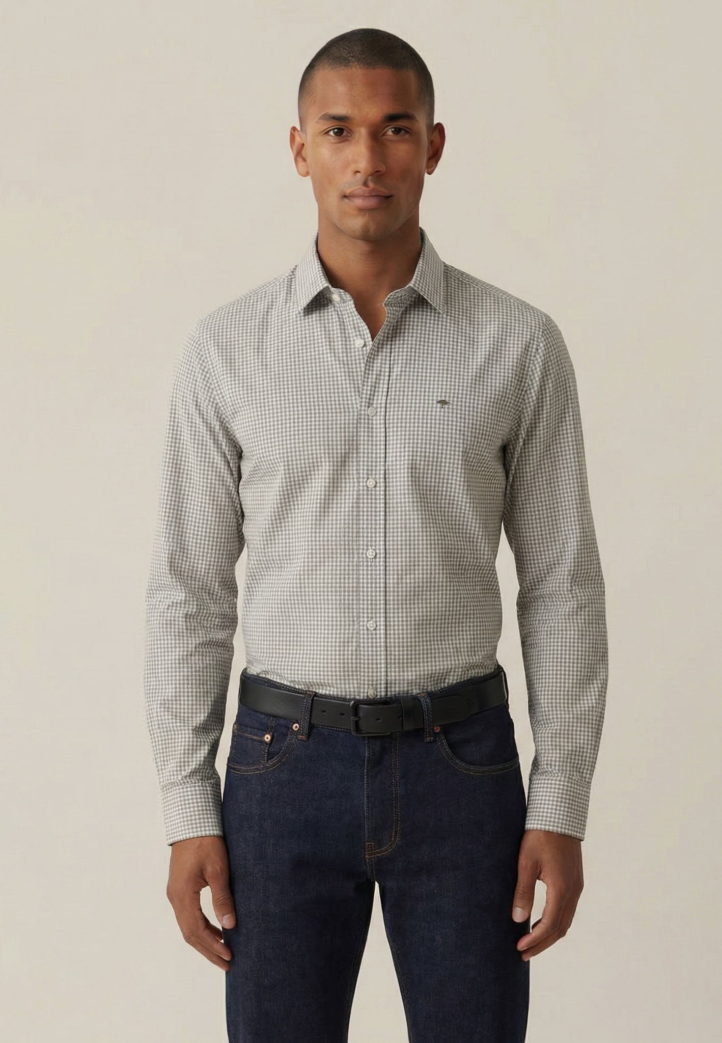 Shirt made of cotton with a fine checked pattern and Kent collar ...