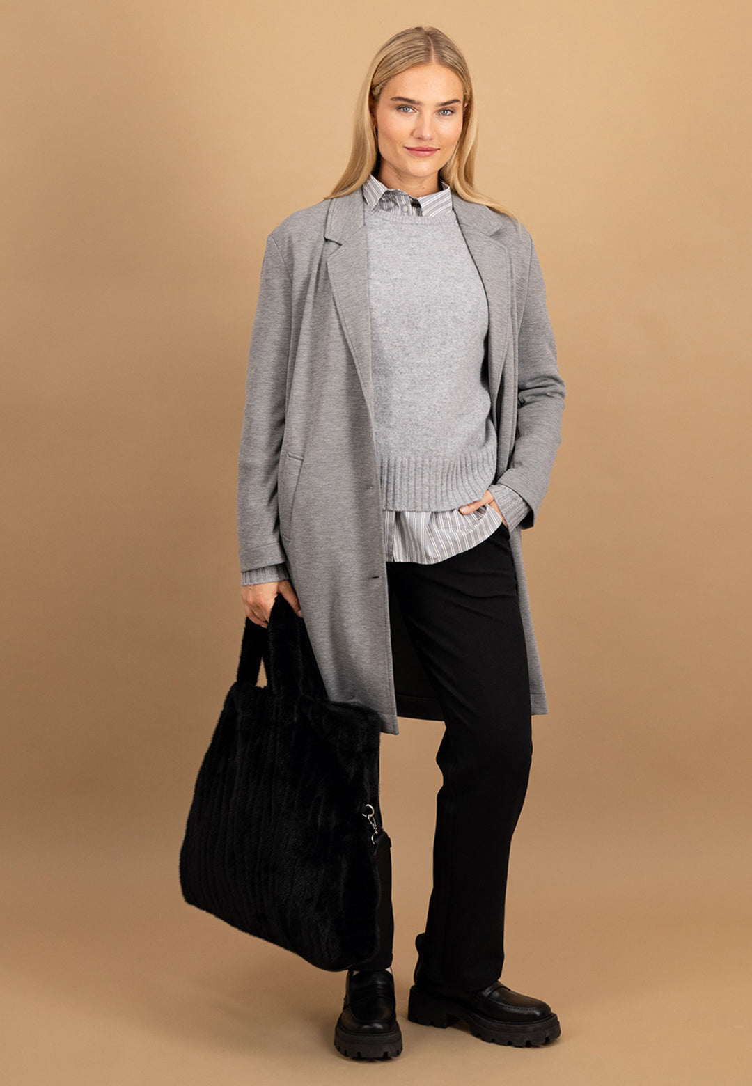 #color_alloy-gray