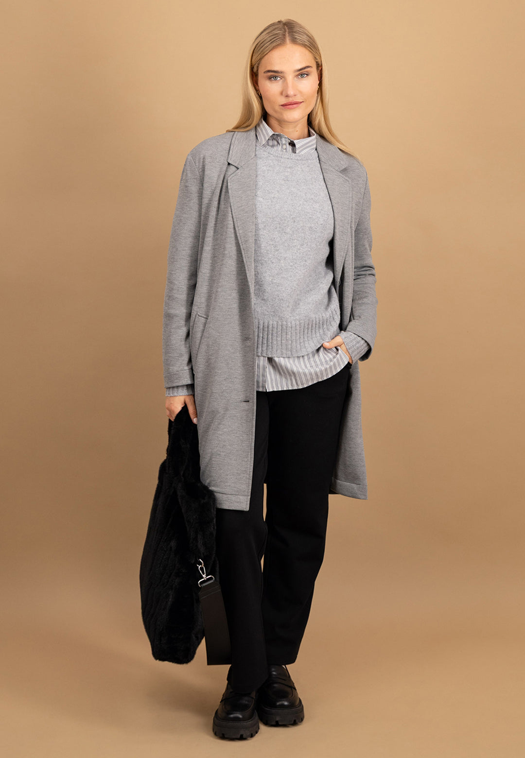 #color_alloy-gray
